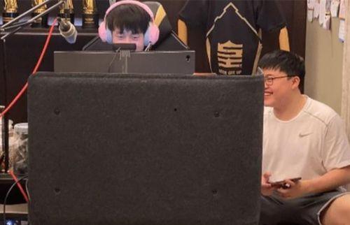 网友爆料rng转会视频,网友爆料视频深度解析  第2张
