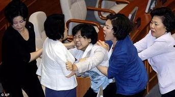 韩国女议员爆料新闻,揭露政坛惊人内幕 第2张 韩国女议员爆料新闻,揭露政坛惊人内幕 第2张
