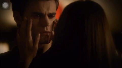 吸血鬼日记第一季在线观看,揭开神秘吸血鬼世界的序幕  第2张