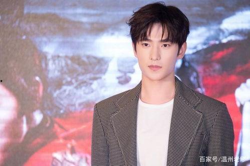 杨洋女友圈内爆料视频,圈内人士揭秘恋情细节