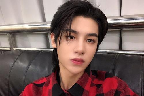 黄明昊机场爆料视频,揭秘明星日常出行瞬间