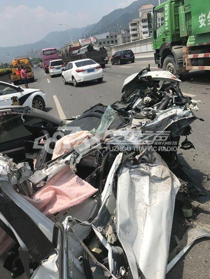 三乡车祸最新爆料视频,事故现场惊心动魄瞬间回顾 第3张 三乡车祸最新爆料视频,事故现场惊心动魄瞬间回顾 第3张