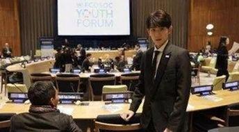 爆料新闻精神小伙,爆笑新闻引网友热议  第3张