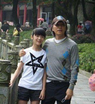 娱乐吃瓜徐娇,从童星到时尚达人,娱乐界的吃瓜女王 第2张 娱乐吃瓜徐娇,从童星到时尚达人,娱乐界的吃瓜女王 第2张