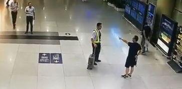 演员爆料机场视频播放,演员爆料视频引发热议  第2张